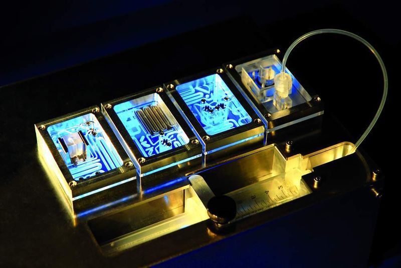 Bild 4: Modular aufgebautes System zur Aufreinigung bakterieller DNA-/RNA-Proben aus Luftkeim-Sammlerproben. Bilder: IMM (Archiv: Vogel Business Media)