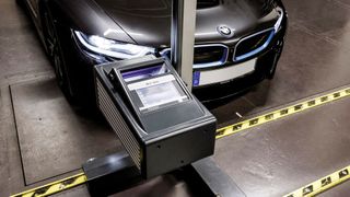 Kaum ist die neue „Scheinwerfer-Geräterichtlinie“ verkündet, hagelt es bereits reichlich Kritik. (Bild: R.Scheidler)