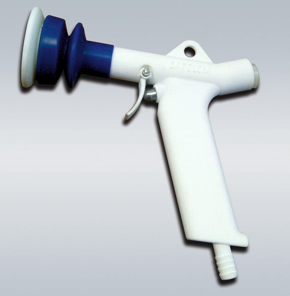 Die Vakuumpistole mit zertifiziertem Silikonsauger nimmt es auch mit halbfesten Materialien auf. (Bild: Guédon)