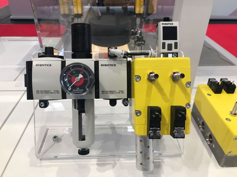 Unter der Marke Aventics hat Emerson die neuen Sicherheitsventile der Seire SV01, -03 und -05 vorgestellt, mit der sich alle sicherheitsrelevanten Steuerungen der Kategorie 4 sowie PLe  realisieren lassen.  (U. Drescher/konstruktionspraxis)