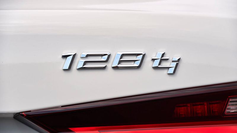 Es gibt wieder einen BMW mit dem „ti“-Kürzel am Heck.  (Bild: BMW)