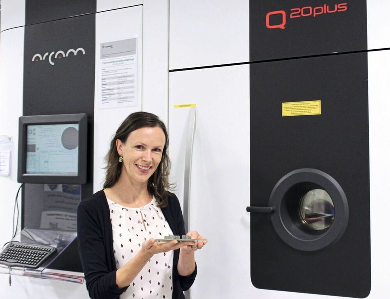 Für ihre Forschungsarbeiten wird Frau Dr. Lindemann unter anderem an den Anlagen für die Additive Fertigung am Fraunhofer IFAM in Dresden tätig sein. (Fraunhofer IFAM)