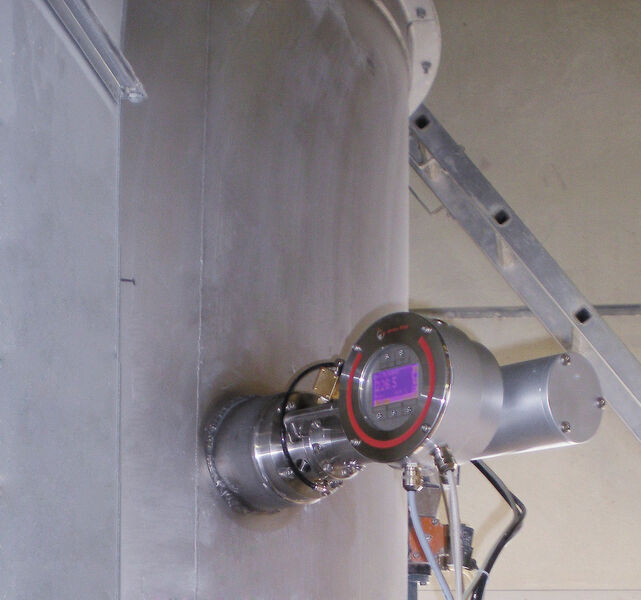 Viskositätsmessung einer Suspension im Tank: Die Viskositätsmesswerte werden zur automatischen Dosierung eines „Verflüssigers“ herangezogen. (Bild: Anton Paar)