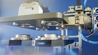 Synergie: Bei der Beladung von Werkzeugmaschinen ermöglichen Schunk-Spannmittel und Greifsysteme ein präzises und effizientes Zusammenspiel. (Bild: Schunk)