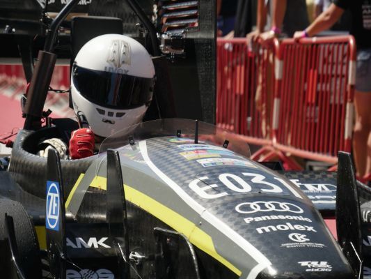 Bereit zum Start: Der Rennwagen der Technischen Universität München beim Wettbewerb der Formula Student in Barcelona.  (Matthias Frey, Panasonic)