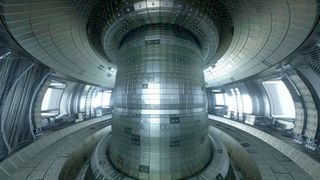 Hier blickt man in das Innere eines Fusionsreaktors, der nach dem Prinzip Tokamak das heiße Plasma per Magnetfelder in einer Art Donut-Form festhält. Das deutsche Start-up Proxima Fusion will es anders versuchen und hat dafür jetzt auch eine Menge Geld zusammengebracht ... (Bild: Britannica)
