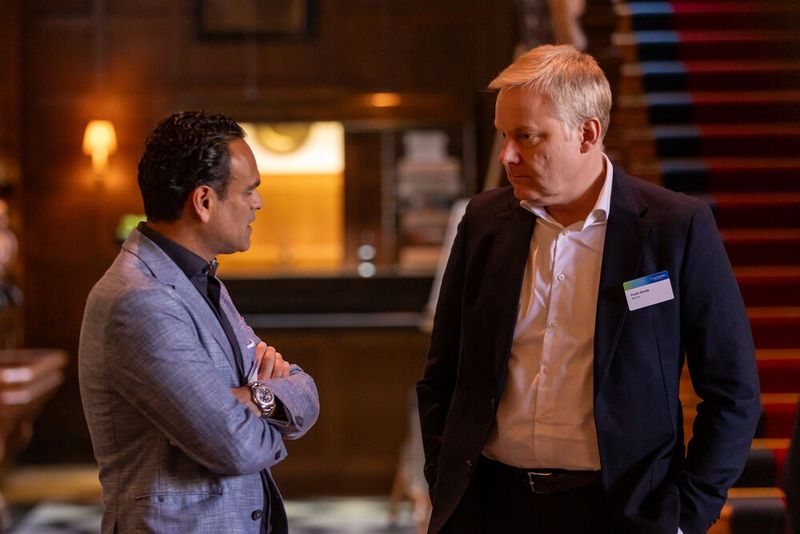 Santosh Wadwa (l., Fsas) mit Frank Wrede (Bechtle Dortmund) (Bild: Fsas)