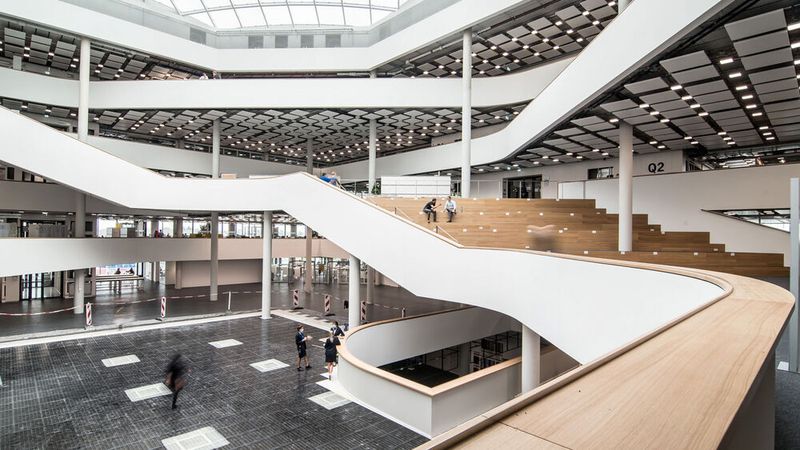 Erstmals arbeiteten im FIZ Nord jetzt alle Entwickler von Benzinmotoren und elektrischen Antrieben unter einem Dach. (Bild: BMW)