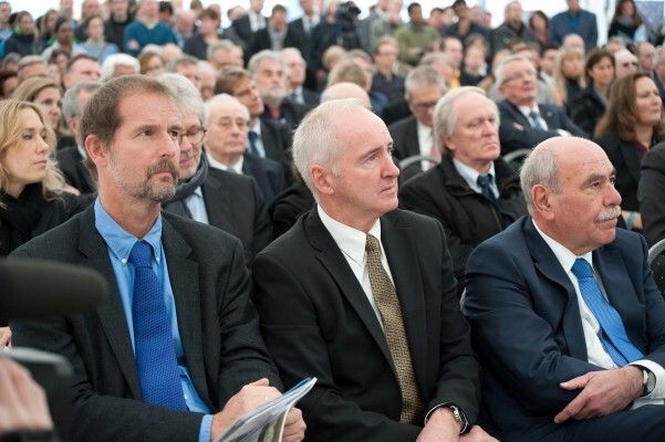 Einweihungsfeier des neuen Forschungsbaus für das Helmholtz-Institut Ulm (HIU) (Bild: Elvira Eberhardt, Uni Ulm)