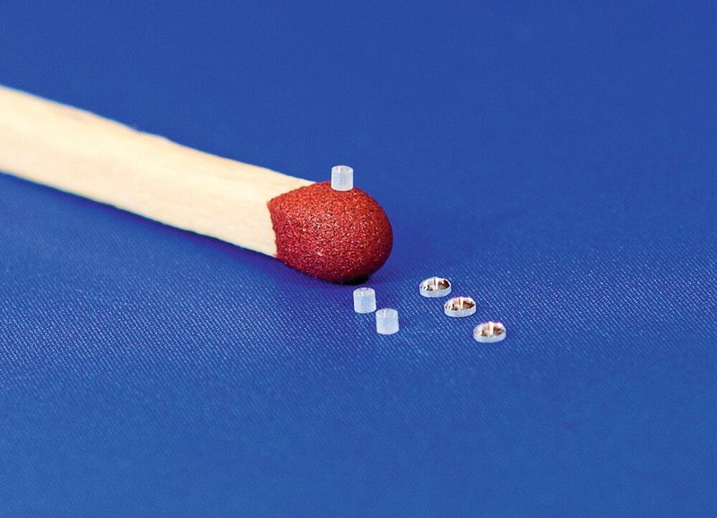 Mikrolinsen und damit aufgebaute optische Systeme, zum Beispiel Endoskope für Medizin und Industrie, sind in nur kleinen Serien zu fertigen.   (Mikrop AG)