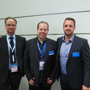(v. l.) Christian Gottselig, Samsung, mit Swen Schuur, SSU Hard- und Software, und Zan Bazika, Samsung(Bild: IT-BUSINESS)