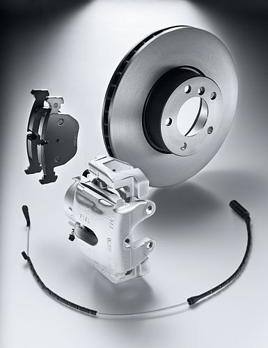 Über eine bestimmte Bestellfunktion kann die Freie Werkstatt sich komplette Reparatur-Pakete individuell zusammenstellen – sie erhält alle benötigten Teile in passender Verbaumenge.(Foto:  BMW)