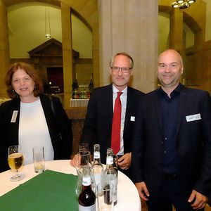 Unter den Gästen auch befreundete Landesverbände und Partner: Uwe Nostitz (Präsident des sächsischen Handwerkstags), Martina Krassowski (Geschäftsführerin LV Hamburg), Jens Bleutge (Geschäftsführer LV Rheinland-Pfalz), Christian Stettner (Nürnberger Versicherung) und Michael Koch (Geschäftsführer LV Sachsen-Anhalt).(Bild:  Holger Zietz - VCG)