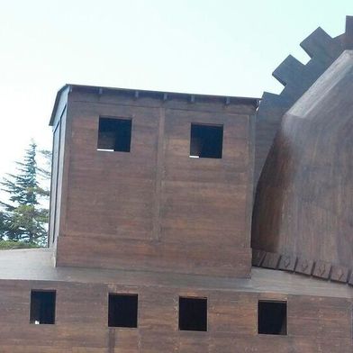 Forschende der ETH Zürich haben ein bakterielles Transportsystem so umgebaut, dass es grosse Mengen an unnatürlichen Aminosäuren, getarnt als Trojanisches Pferd, effizient in die Zellen einschleusen kann. (Bild: frei lizenziert)