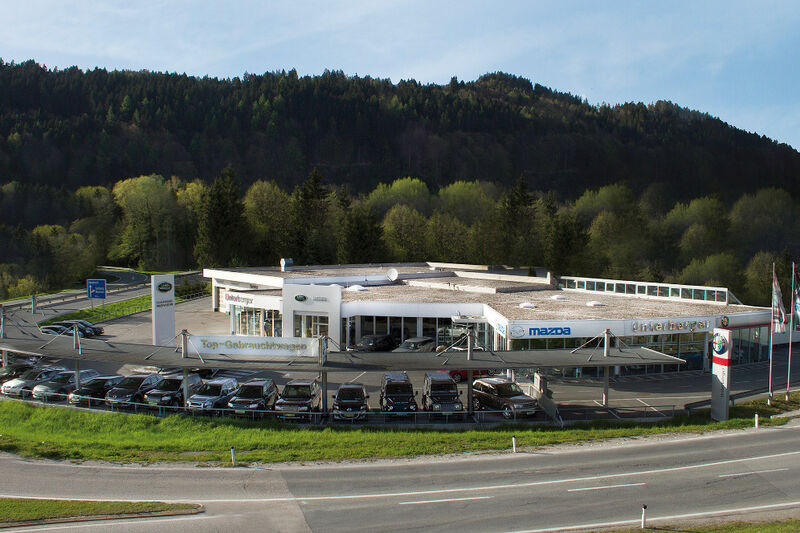 In seinen Autowelten, wie hier in Innsbruck, setzt Unterberger auf den Mehrmarkenhandel. (Foto: Unterberger)