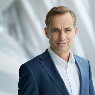 Olaf Schick ist Vorstandsmitglied der Mercedes-Benz Group AG, verantwortlich für Integrität, Governance und Nachhaltigkeit. (Bild: Mercedes-Benz AG)