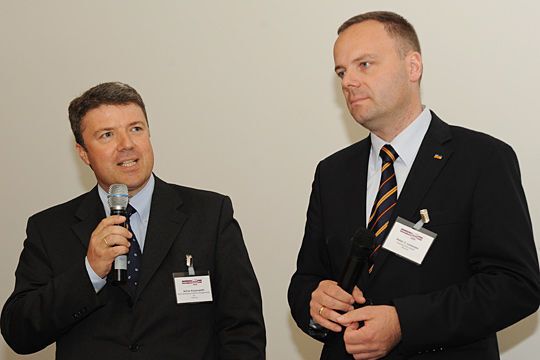 Analysierten die Entwicklung des Internet-Geschäfts: (v. li.) Achim Kreyenpoth von der BDK und Peter Lorenzen von Autoscout24. (Archiv: Vogel Business Media)