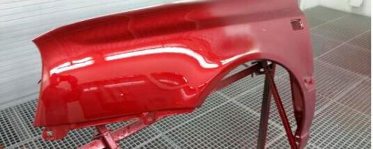 Der Mazda-Sonderfarbton Magmarot benötigt bei der Reparaturlackierung angepasste Prozesse. 