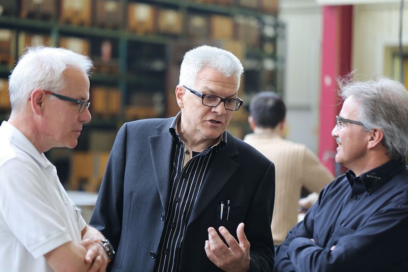 Remo Ackermann (im Gespräch mit René Näf und Daniel Bänziger) «Bei uns entscheiden die Stückkosten, nicht die Werkzeugkosten. Wäre es anders, wäre Urma vermutlich nie zum Zug gekommen.» (Matthias Böhm)