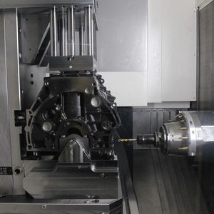 Blick in den Arbeitsraum der DMC 80 H linear.