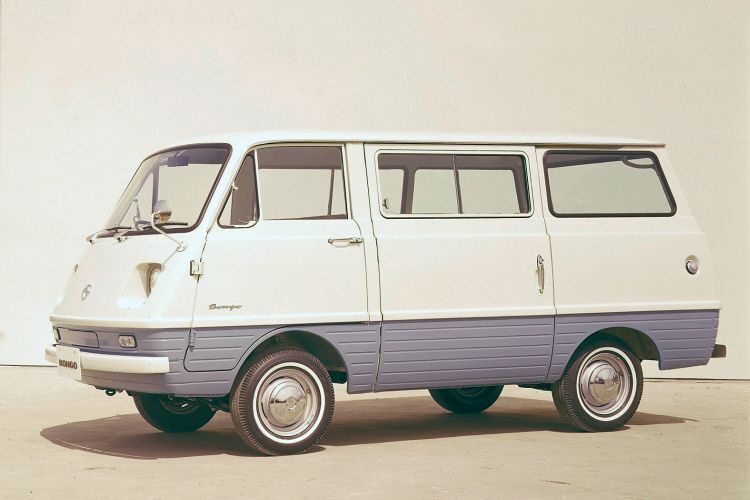 Den Mazda Bongo gab es als  Kleintransporter, Kleinbus und Fahrgestell. Die zweite Generation des Bongo wurde auch vom damaligen Kooperationspartner Kia Motors als Kia Besta gebaut. Ford vermarktete ihn ab 1983 als Ford Econovan. (Mazda)