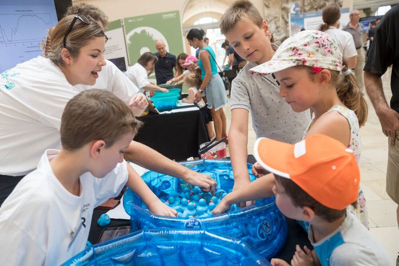 Die Scientifica 2023 lädt Gross und Klein an das grosse Wissenschafts-Festival zum Mitdiskutieren und Mitmachen ein. (Bild: ETH Zürich)