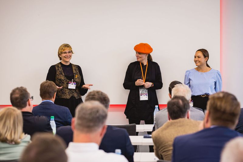 Impressionen vom 24. Würzburger EMS-Tag: Im Mittelpunkt standen aktuelle Branchenthemen, praxisnahe Impulse und insbesondere der persönliche Austausch innerhalb der EMS-Community. (Bild: Stefan Bausewein)