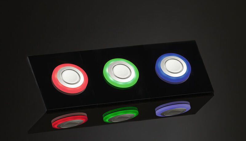 Betätiger signalisiert mit Farben: Der Außenleuchtring der Baureihen Rontron-R-Juwel und RX-Juwel wird mit LEDs in blau, grün, rot, weiß oder gelb beleuchtet. (Schlegel)