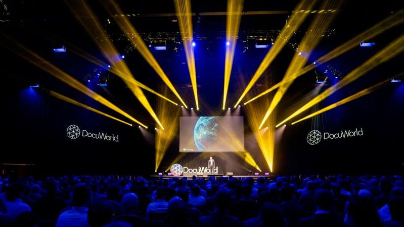 Die Produktupdates hat DocuWare auf der DocuWorld in Berlin angekündigt.(Bild:  DokuWare)