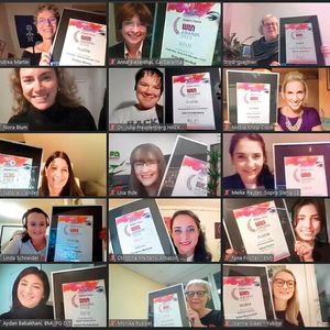 Strahlende Gesichter bei den Gewinnerinnen der „IT-WOMEN OF THE YEAR“. (Bild:  Vogel IT-Akademie)