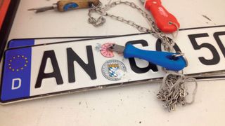 Die voll automatisierte Kfz-Zulassung durch den Autohandel sollte eigentlich seit September 2023 bundesweit in allen Straßenverkehrsämtern möglich sein. Die Bilanz ein Jahr später ist ernüchternd. (Bild: Grimm - VCG)