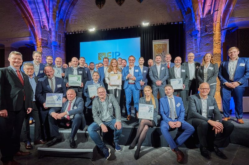 (Quelle:  Kurt Beyer & blende-0)