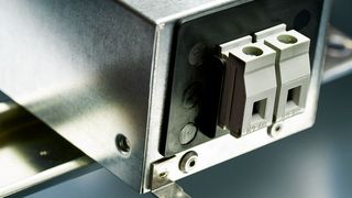 Schurter hat die EMV-Filter für Hutschienenmontage der Serien FMAB-RAIL und FMBB-RAIL in sein Produktportfolio aufgenommen.  (Bild: Schurter)