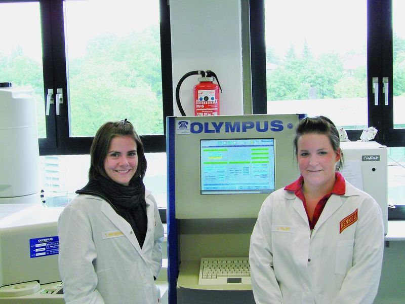 3  Der hohe Automationsgrad des Olympus Analyser AU400 war ein Entscheidungskriterium für das Laborteam der Henkell & Söhnlein Sektkellereien für die Anschaffung im Jahr 2006. (Archiv: Vogel Business Media)