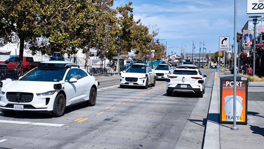 In San Francisco gehören Robotaxis bereits zum Straßenbild.(Bild:  Mario Hommen/sp-x)