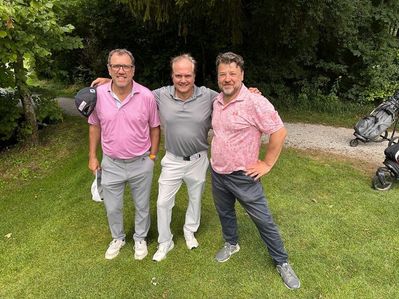 Ein vierter Spieler hätte diese Harmonie zwischen (v. l.) Peter Häffner (SERNESTO), Christian Rannetshauser (Ruijie Networks) und Chris Krämer (ARKTIS) nur gestört. (Bild: Vogel IT-Medien)