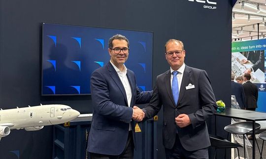 Marco Santos, Global CEO von GFT Technologies, und Christoph Otten, CEO der INTEC Group, auf der ILA Berlin Air Show(Bild:  GFT Technologies)