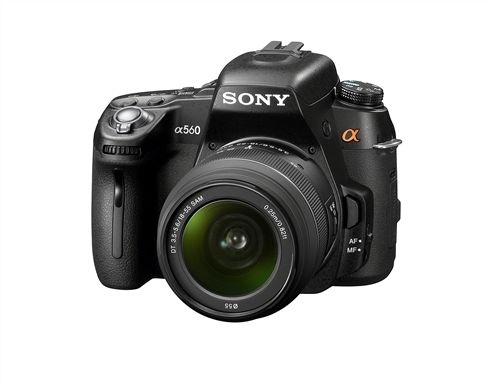 Ein weiterentwickelter Bildsensor, verbesserte Serienbildaufnahme, Full-HD-Video und 3D-Schwenkpanorama sind die Merkmale der SLR-Kamera A580. (Archiv: Vogel Business Media)