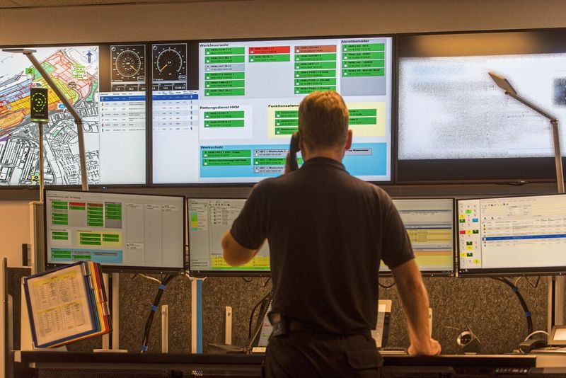 HKM steuert über Arigon Plus alle Sicherheitssysteme im Unternehmen, die auf die Leitstelle aufgeschaltet sind. (Bild: Hüttenwerke Krupp Mannesmann)