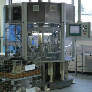 Für geringen Platzbedarf: Ringbauweise der RTS-Montageanlage von Pfuderer Bilder: Michel