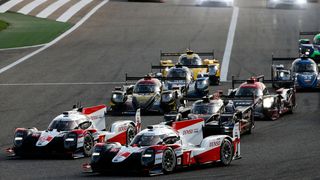 Der Toyota TS050 Hybrid verabschiedet sich bei der Langstrecken-Weltmeisterschaft (WEC) in Bahrain mit dem Titelgewinn. (Bild: Toyota Gazoo Racing)