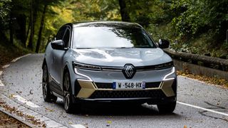 Im ersten Halbjahr verkaufte Renault rund 12 Prozent Fahrzeuge weniger als ein Jahr zuvor.  (Bild: Renault)