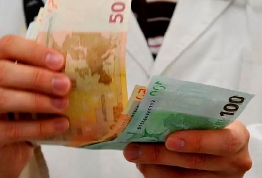 Mehr Geld in der Tasche zu haben, ist für jeden eine Freude. Doch bei den sieben Prozent, die die IG Metall derzeit von den Unternehmen fordert, stößt man auf Widerstand. Jetzt meldet sich der Chef des Ifo-Instituts zu Wort ...(Bild:  Schotter & Kies)