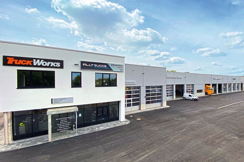 Das Stern-Center Regensburg hat sein neues Nutzfahrzeugzentrum eingeweiht. (Bild: Stern Center Regensburg)