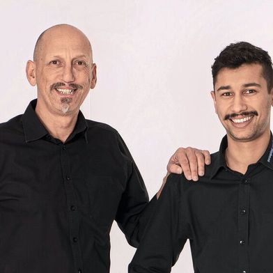 Barac Bieri und Ninyan Bieri von der Swissplast Group: «Mit der erfolgreichen Transaktion wurde der Weg für die langfristige Weiterentwicklung der Standorte Haiterbach und Lindlar innerhalb der Swissplast Group geebnet.» (Bild: Swissplast)