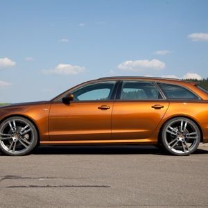 Mit einer App lässt sich u.a. der Audi A6 nun bequem per iPhone, iPad oder iPod touch tieferlegen