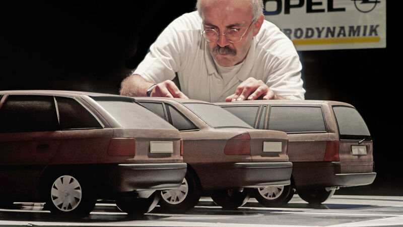 Mit 4,13 Millionen Einheiten in nur sechs Jahren avancierte der Astra (F) zum meistgebauten Opel-Modell aller Zeiten. Die Baureihe gibt es als drei- und fünftürige Schräghecklimousine, fünftürigen Kombi, viertüriges Stufenheck und ab 1993 auch als Cabrio. (Bild: Opel)