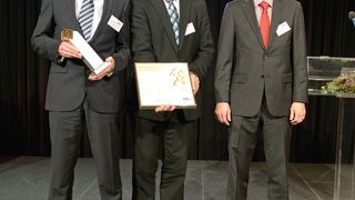 Vertreter von Gerresheimer Regensburg nahmen die Auszeichnung im Rahmen des 14. Internationalen Kolloquiums »Werkzeugbau mit Zukunft« am 4. November in Aachen entgegen. (Bild: Fraunhofer-IPT)