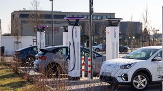 Ionity bis Mitte des Jahres HPC-Ladestationen an insgesamt 15 L'Osteria Standorten in Deutschland und Österreich installieren. (Bild: Ionity)