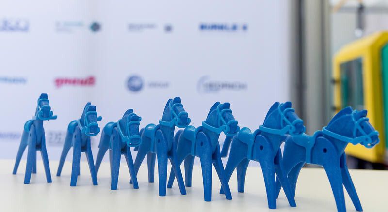 Visitors were not the only ones stampeding into the fairgrounds. (Source: Messe Dusseldorf)